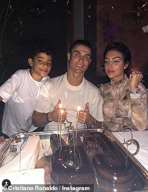 Cristiano Ronaldo មិត្តស្រីនាង Georgina Rodriguez និង កូនប្រុស<br>