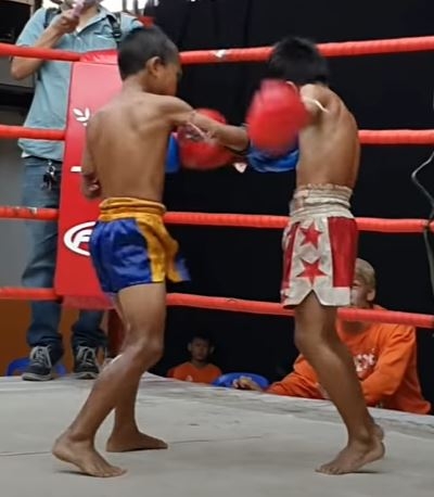 សុដា ចាន់បូរិន (ខៀវ) និង សុវណ្ណ រតនា (ក្រហម)
