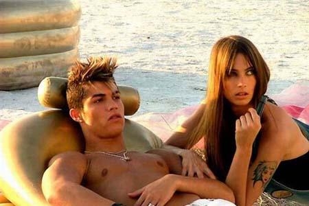 កីឡាករ Cristiano Ronaldo និង អ្នកនាង&nbsp;Karina Ferro