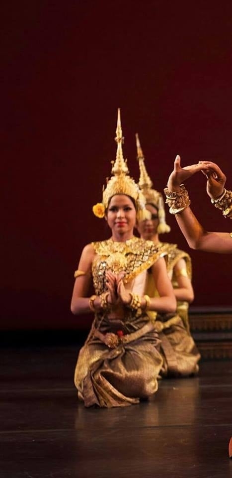  អ្នកនាង សាំង ភស្តា