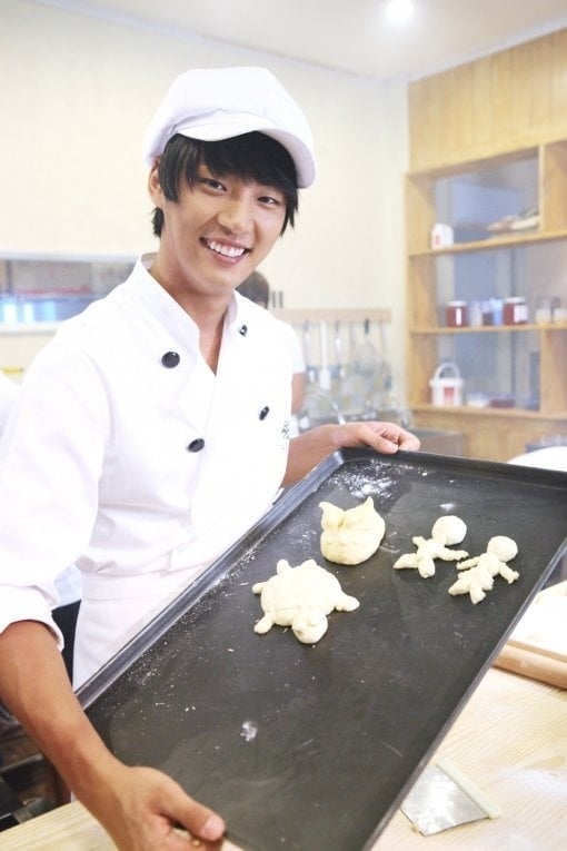 Yoon Shi-Yoon ឈ្មោះក្នុងរឿងគឺ គីមថាក់គូ