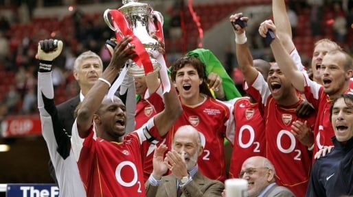 លោក​ Vieira លើកពាន Premier League ជាមួយក្រុម Arsenal&nbsp;