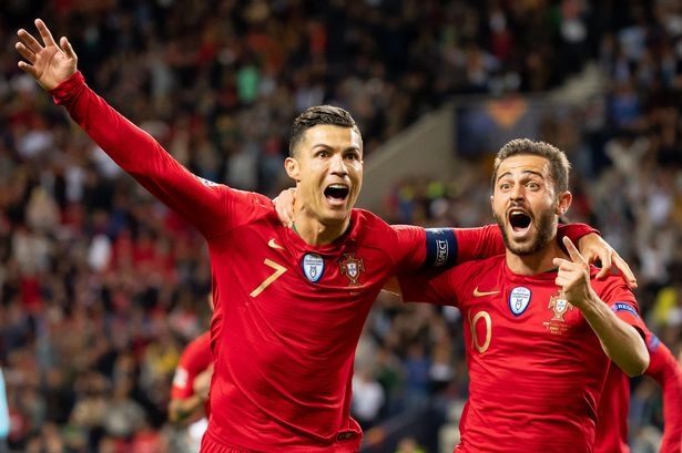 កីឡាករ Cristiano Ronaldo និង កីឡាករ Bernardo Silva