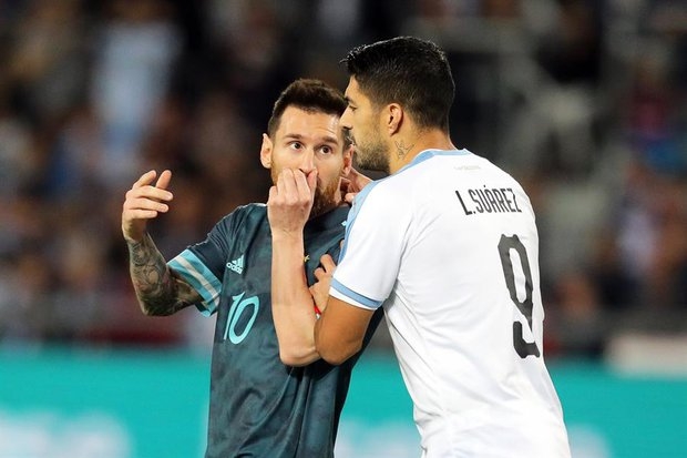 កីឡាករ Messi និង&nbsp;Luis Suarez