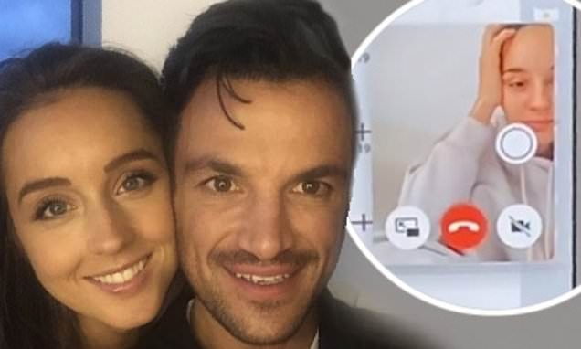 Peter Andreនិង Emily MacdonaghPeter Andreនិង Emily Macdonagh