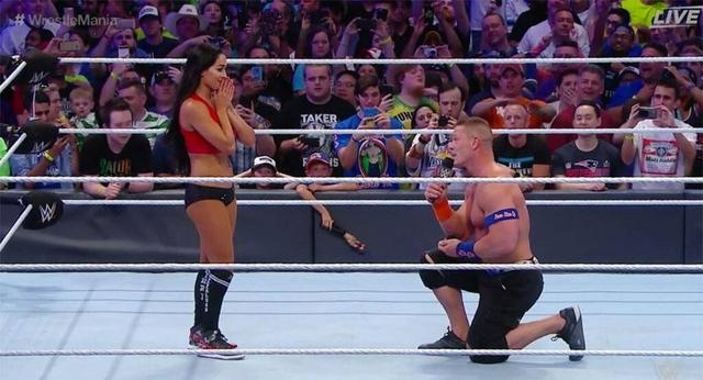 Nikki Bell និង​ John Cena