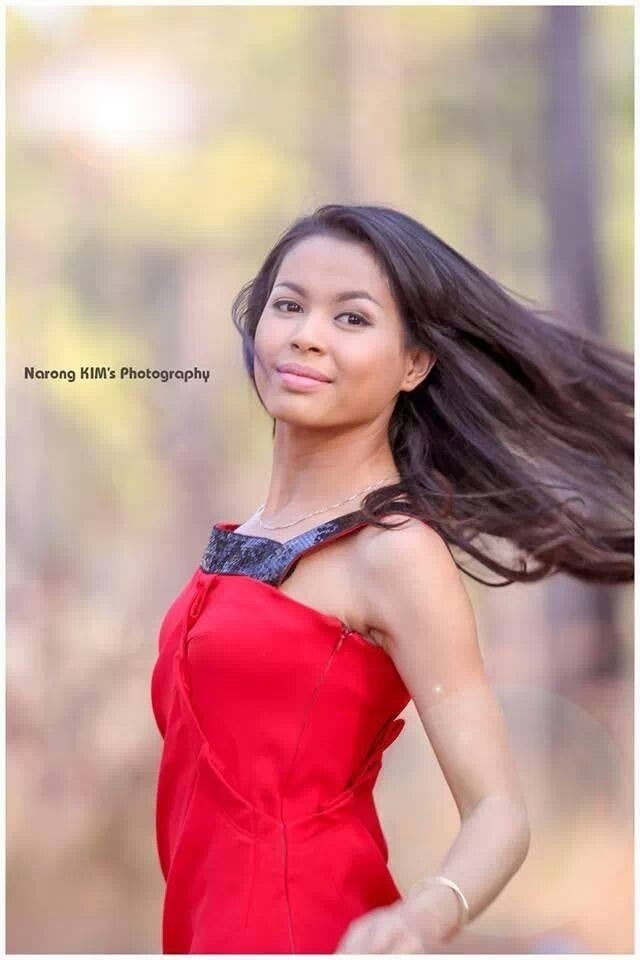  អ្នកនាង សាំង ភស្តា
