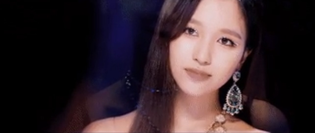 Mina និង Chaeyoung នៅក្នុងMV បទថ្មី«Feel Special»