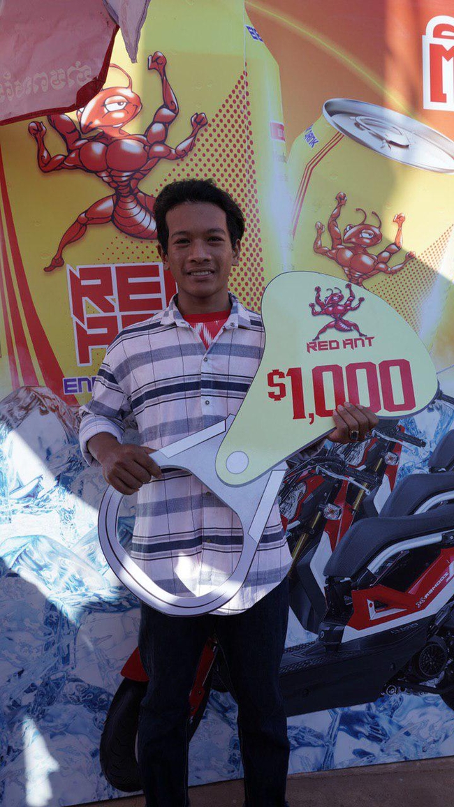 អ្នកឈ្នះរង្វាន់១ពាន់ដុល្លារ