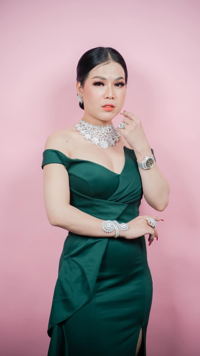 អ្នកនាង Love Riya 