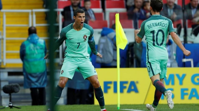 កីឡាករ Cristiano Ronaldo និង កីឡាករ Bernardo Silva