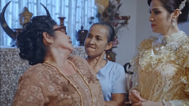 អ្នកស្រី លី ម៉ារីណា ក្នុងរឿង រាជិនីភូមិគ្រឹះ