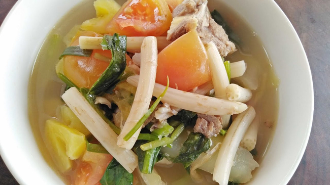 សម្លម្ជូរយួន 