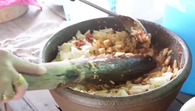 បុកល្ហុង