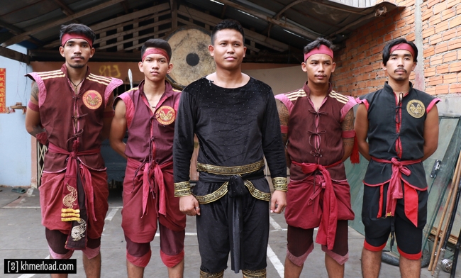 គ្រូបង្វឹកនៃសហព័ន្ធយុទ្ធក្រមខមកម្ពុជា