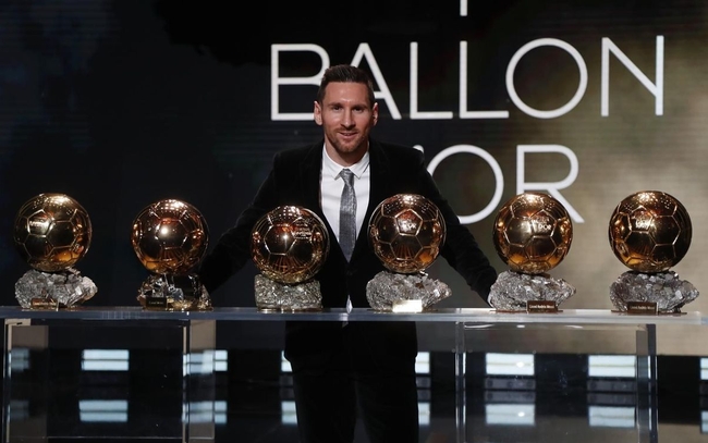 កីឡាករ Lionel Messi ឈ្នះពាន Ballon d'Or ជាលើកទី៦