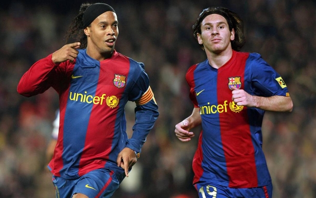 កីឡាករ Lionel Messi និង Ronaldinho
