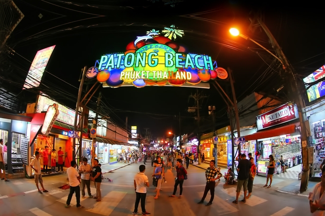 កន្លែងកម្សាន្តពេលរាត្រីនៅ Patong Beach ខេត្ត ភូកេត<br>