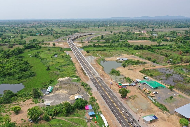 ស្ពានមិត្តភាពកម្ពុជា-ថៃ
(ស្ទឹងបត់-បានណងអៀន)