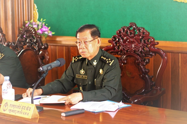 នាយឧត្តមសេនីយ៍ ខ្វាន់ ស៊ាម