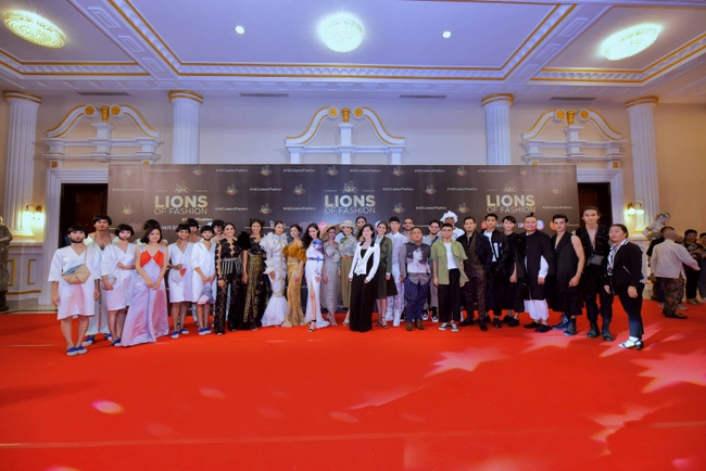  កម្មវិធី ABC Lions of Fashion