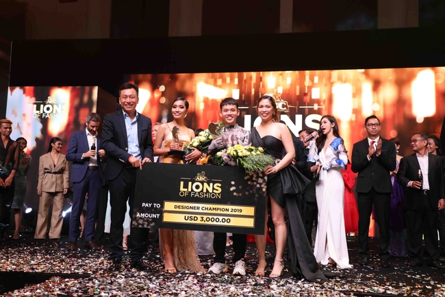  កម្មវិធី ABC Lions of Fashion