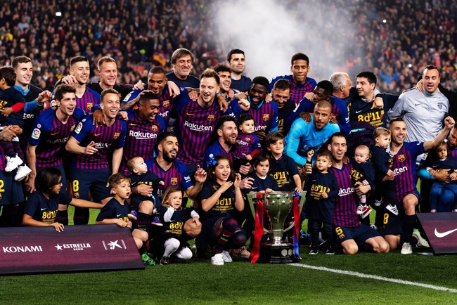 ក្លិប Barcelona លើកពាន La Liga របស់ពួកគេ