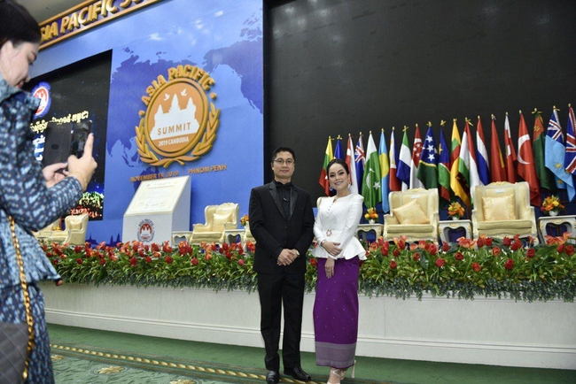 &nbsp; អ្នកនាង ខៀវ សានសាណា