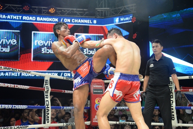 ការប្រកួតរវាង ព្រំ សំណាង និងស៊នខាវ