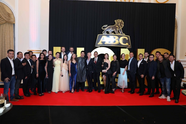  កម្មវិធី ABC Lions of Fashion