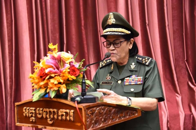នាយឧត្តមសេនីយ៍ ម៉ី មនដារី