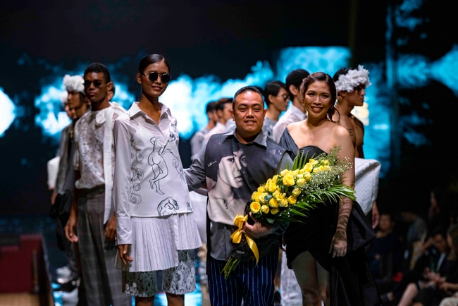  កម្មវិធី ABC Lions of Fashion