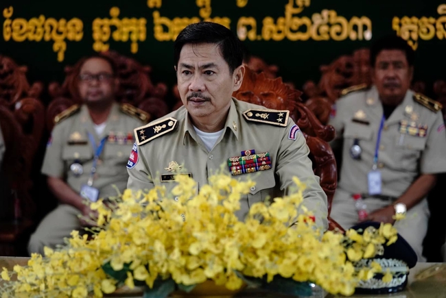 ឧត្តមសេនីយ៍ទោ ជួន ណារិន្ទ 
