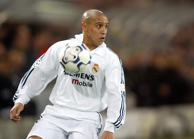 លោក Roberto Carlos កាលនៅលេងឲ្យ Real Madrid