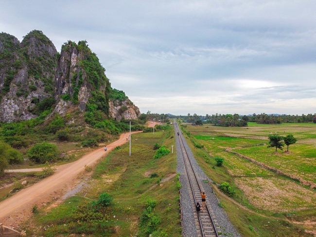ទិដ្ឋភាព ភ្នំកំពង់ត្រាច