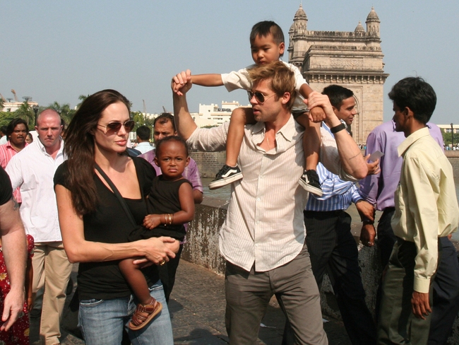  Angelina Jolie Bratt Pitនិង Maddox