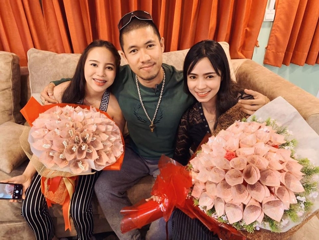 Anon និងភរិយាទាំង២