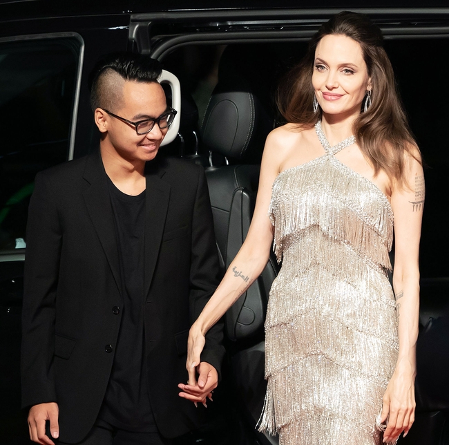 Angelina Jolie និង​Maddox Chivan