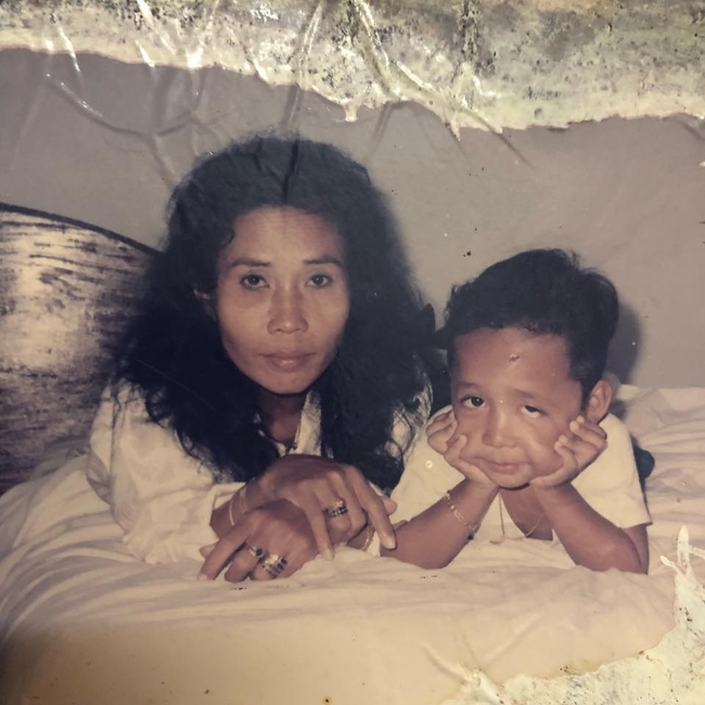 នាយ ព្រែក និយ ម្ដាយ