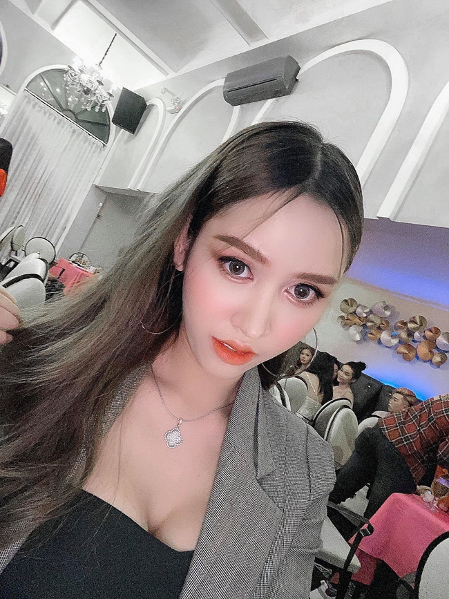 បេក្ខភាព Sai Fhon បវរកញ្ញាភេទទី៣ 