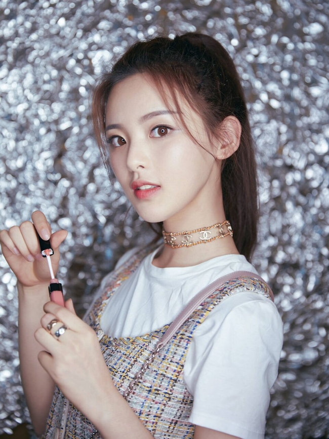 Yang Chaoyue ពេល Make Up
