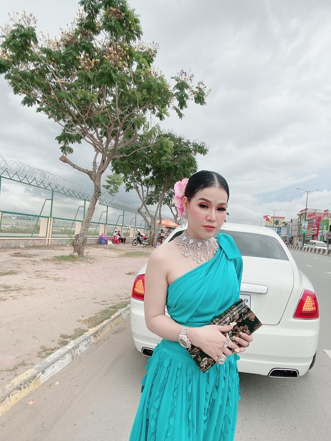  អ្នកនាង Love Riya 