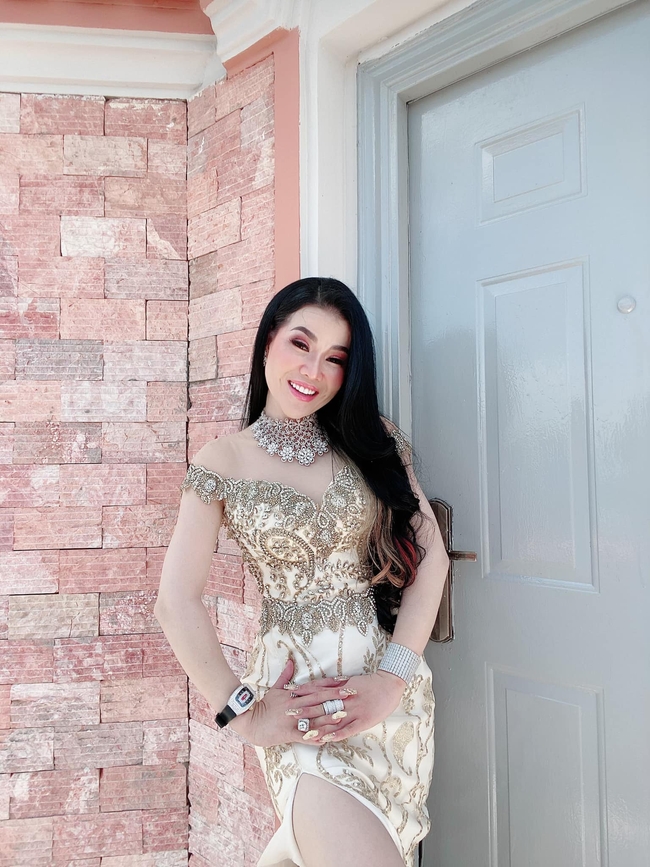  អ្នកនាង Love Riya 